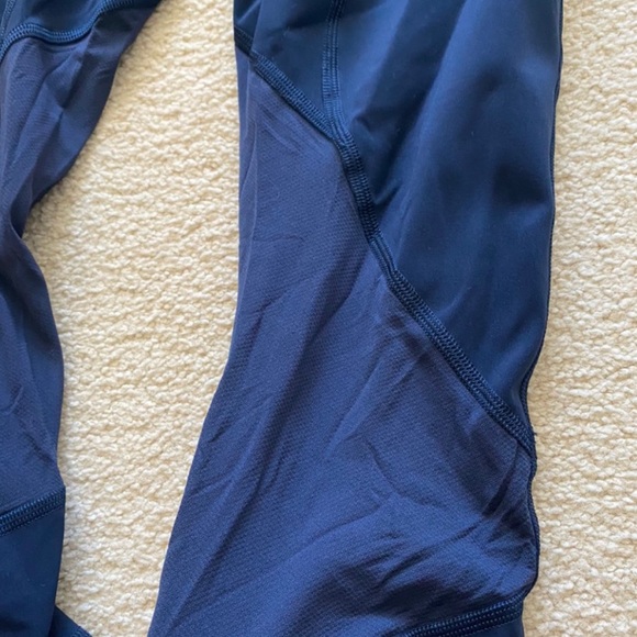 lululemon navy blue mesh logo leggings - Picture 4 of 4